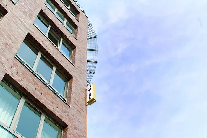 Hotel Near By Латцен