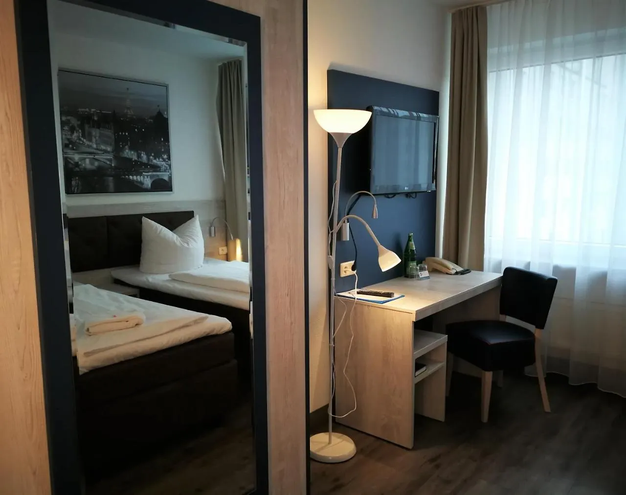 Hotel Near By Латцен